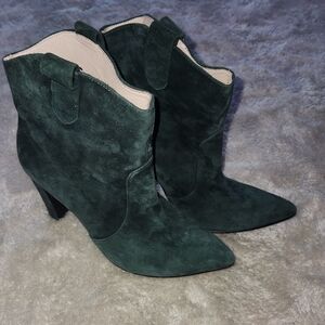 Chinese Laundry x Kristin Ca allari Suede Forest Green Booties